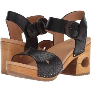 Dansko sandals -new in box